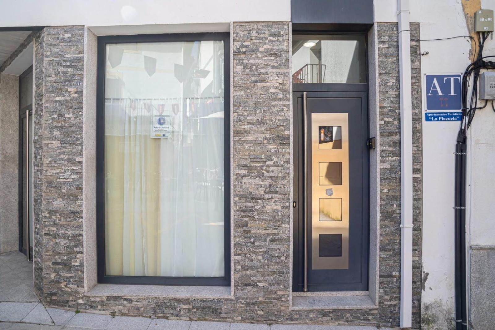 Apartamentos La Plazuela Banos De Montemayor Esterno foto