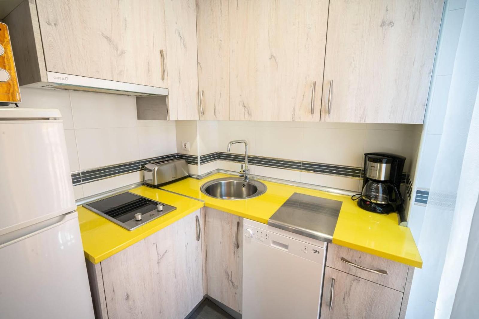 Apartamentos La Plazuela Banos De Montemayor Esterno foto