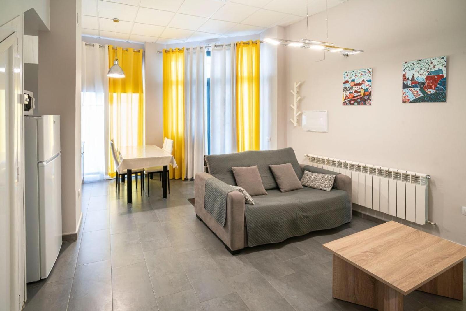 Apartamentos La Plazuela Banos De Montemayor Esterno foto