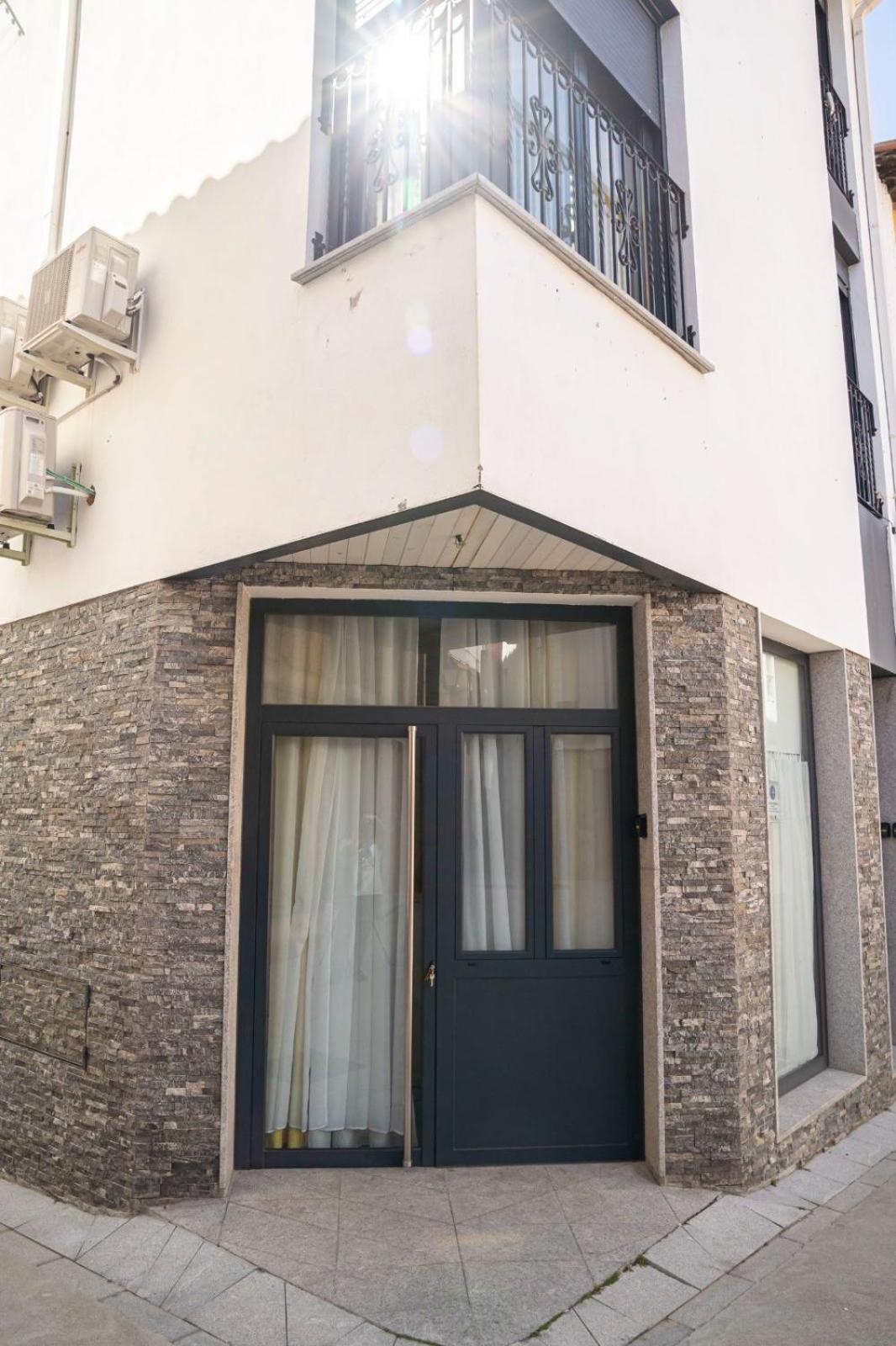 Apartamentos La Plazuela Banos De Montemayor Esterno foto