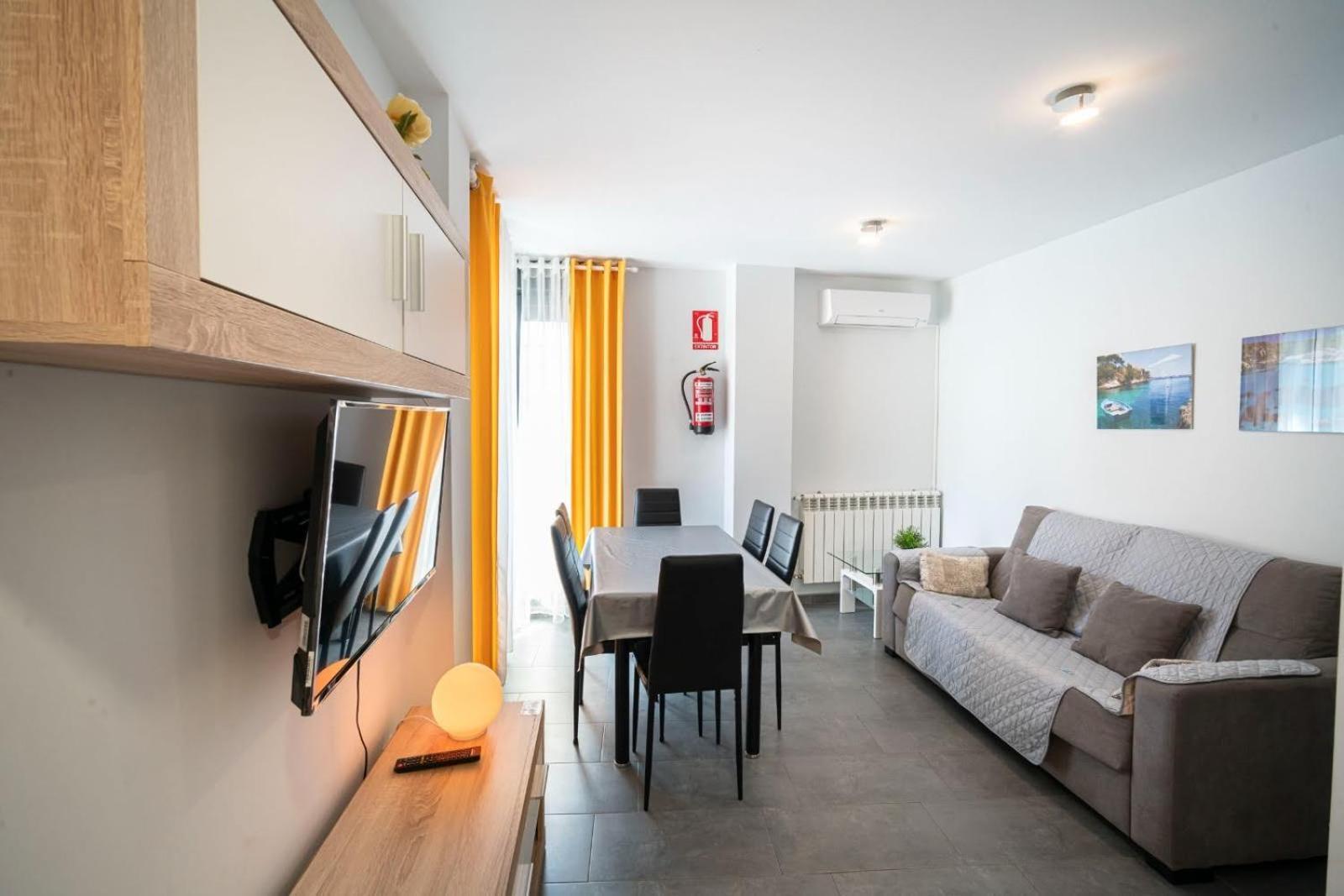 Apartamentos La Plazuela Banos De Montemayor Esterno foto