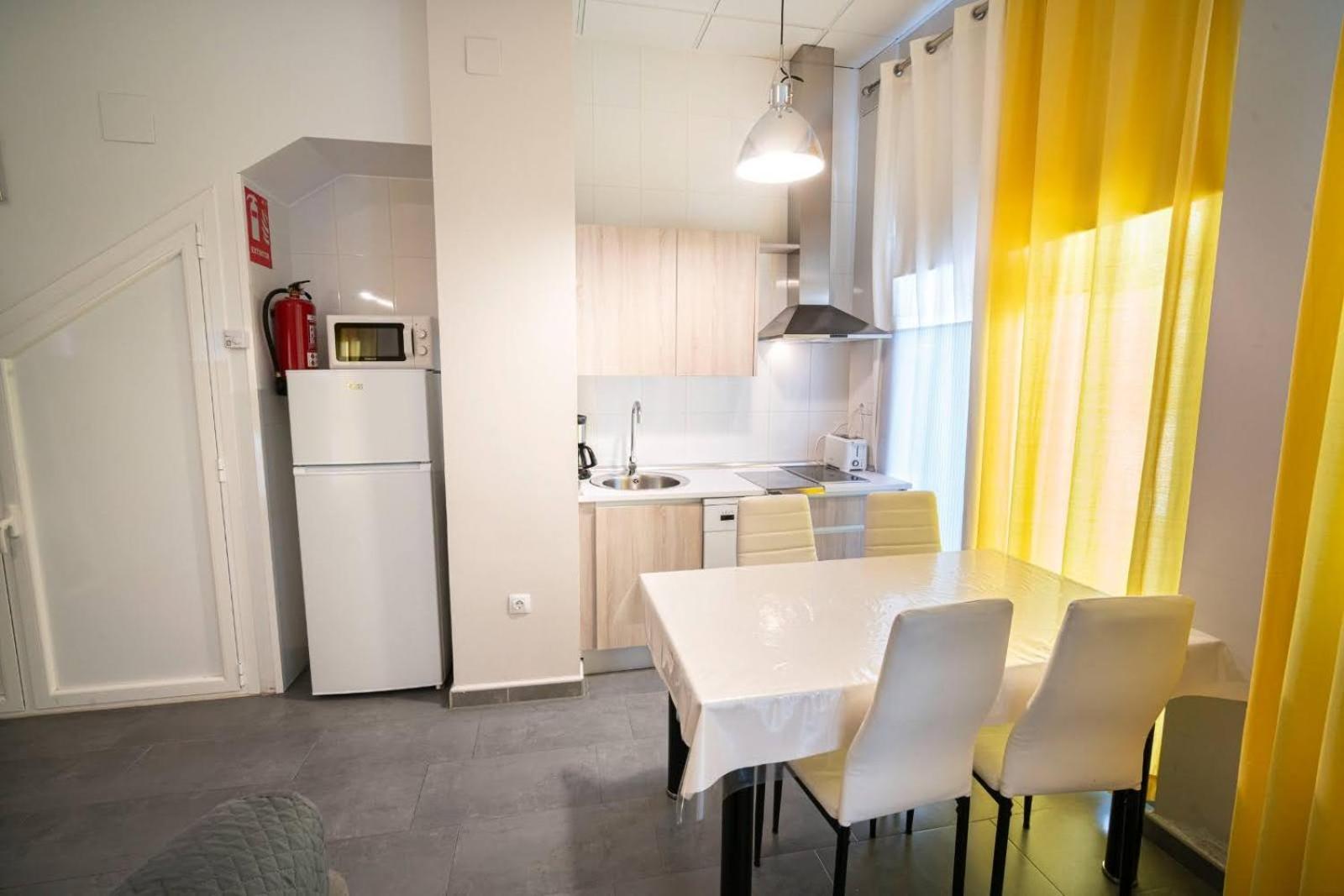 Apartamentos La Plazuela Banos De Montemayor Esterno foto