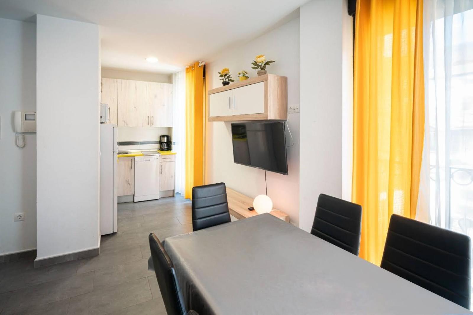 Apartamentos La Plazuela Banos De Montemayor Esterno foto